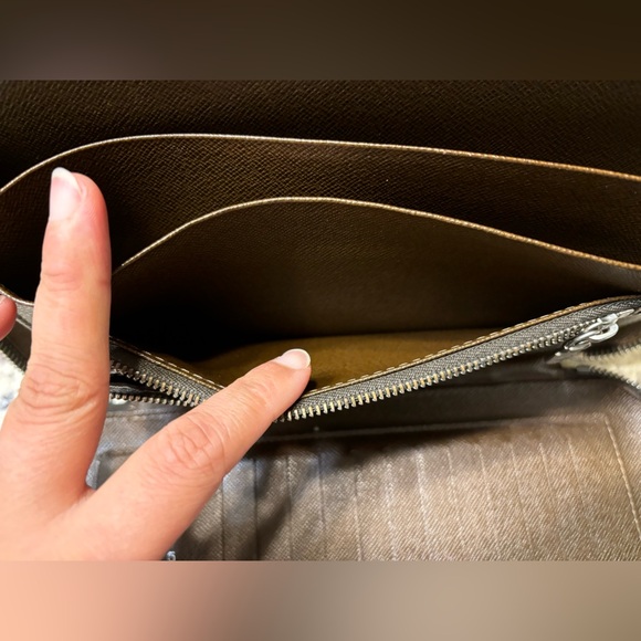 Louis Vuitton Dark Brown Taiga Leather Atoll Travel Case Wallet - EUC - Picture 7 of 16